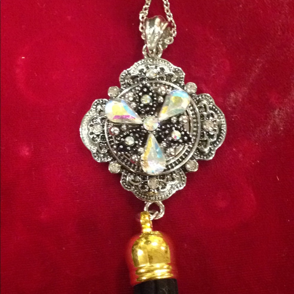 Beautiful necklace with leather tassel